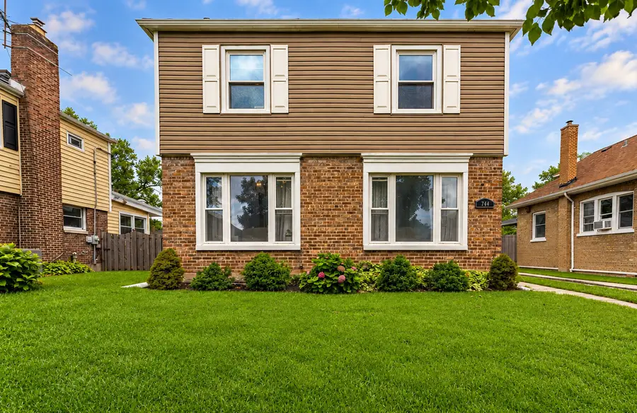 744 Manchester Avenue, Westchester, IL 60154 - #2
