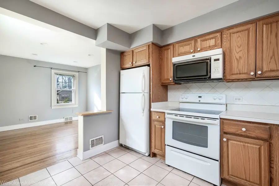 1748 Lunt Avenue, Des Plaines, IL 60018 - #3