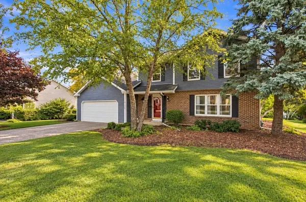 1320 Spring Hill Drive, Algonquin, IL 60102
