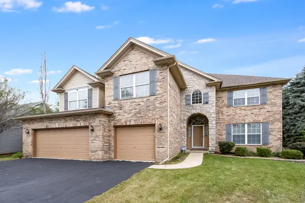 199 Willowwood Drive, Oswego, IL 60543