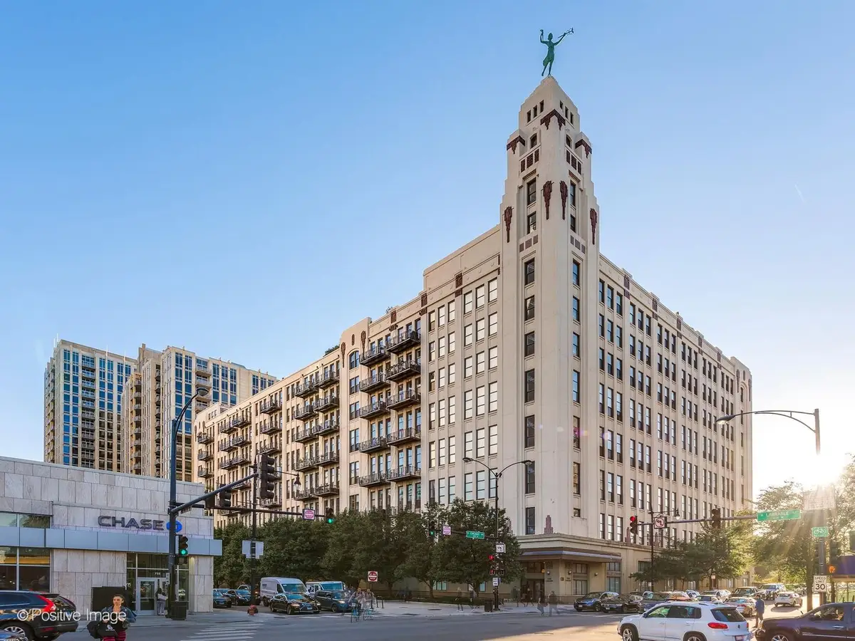 758 N Larrabee Street #523, Chicago, IL 60654 - #1