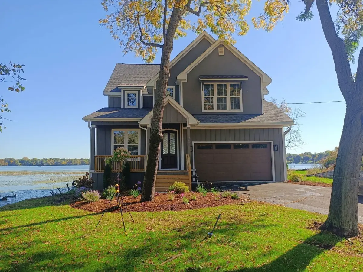 809 Lakeview Drive, Round Lake, IL 60073 - #1