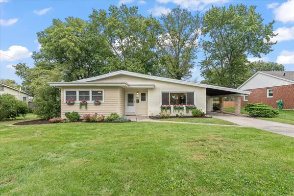 907 S Longview Road, Monticello, IL 61856
