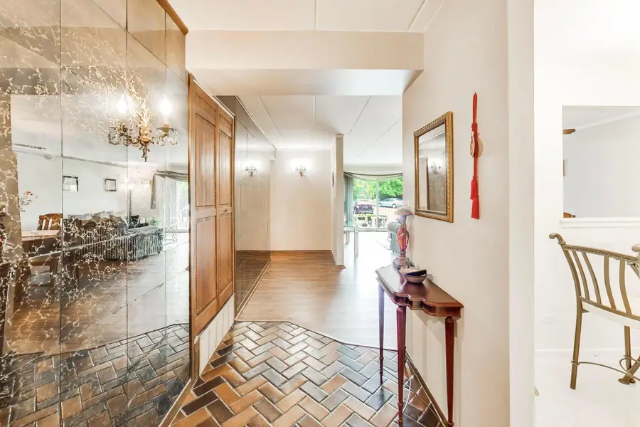 6330 Lincoln Avenue #1A, Morton Grove, IL 60053 - #3