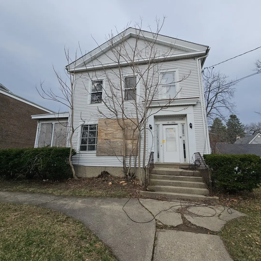 212 S Tryon Street, Woodstock, IL 60098 - #1