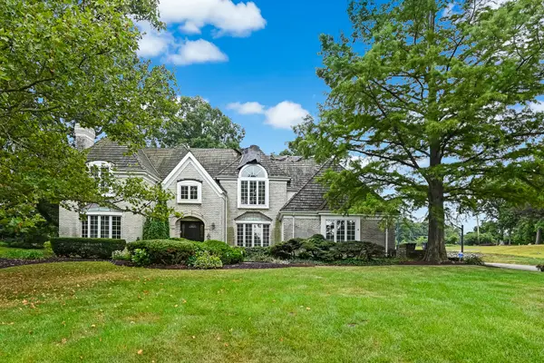 1711 Midwest Club Parkway, Oak Brook, IL 60523