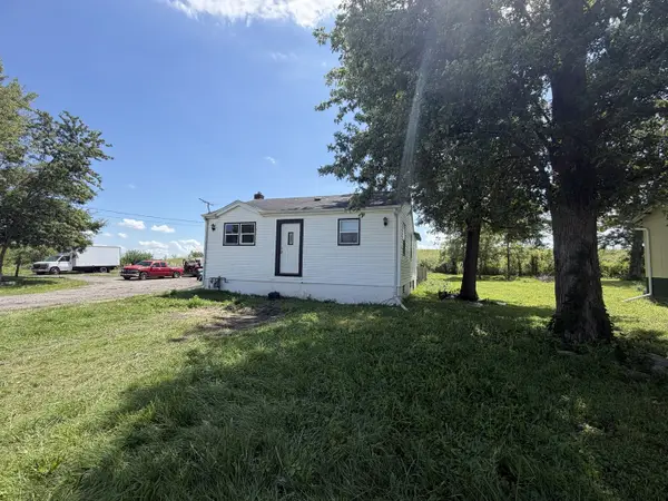 1061 W Goodenow Road, Beecher, IL 60401