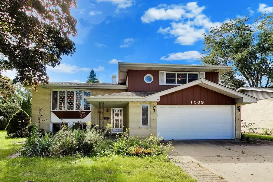 1509 E Thayer Street, Mount Prospect, IL 60056 - #2