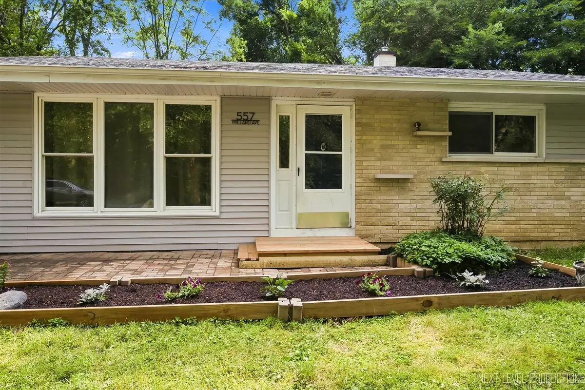 557 Willard Avenue, Elgin, IL 60120 - #1