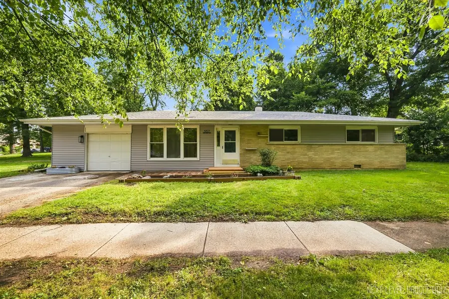 557 Willard Avenue, Elgin, IL 60120 - #2