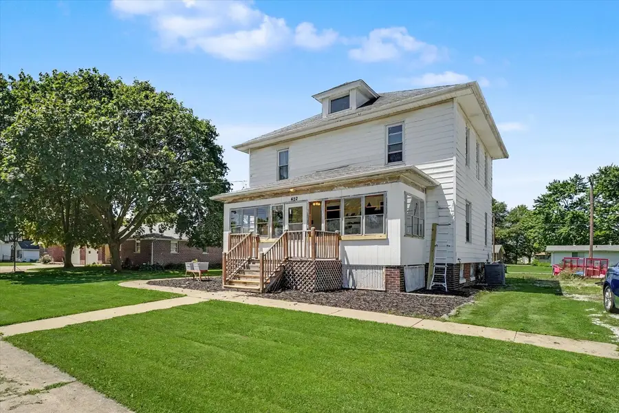 422 N 2nd Street, Cissna Park, IL 60924 - #2