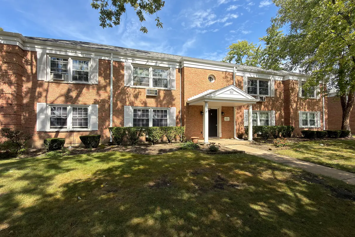 914 W St. James Street #1, Arlington Heights, IL 60005 - #1