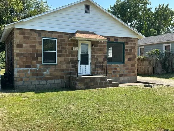 703 N Allyn Street, Carbondale, IL 62901