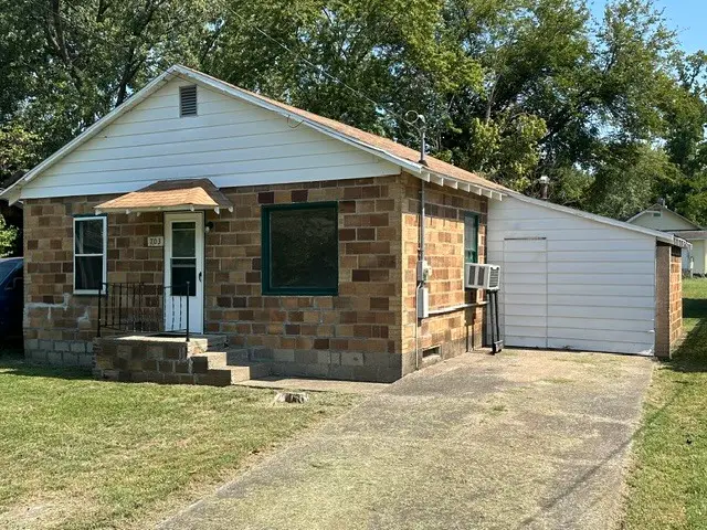 703 N Allyn Street, Carbondale, IL 62901 - #2