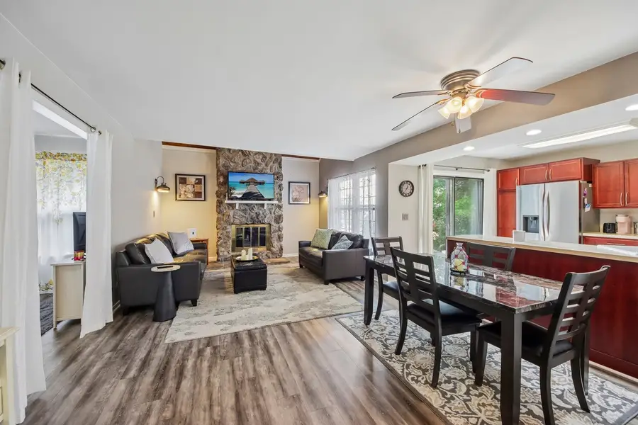 736 Glen Way, Gurnee, IL 60031 - #2