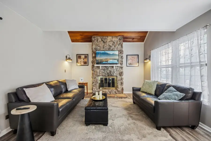 736 Glen Way, Gurnee, IL 60031 - #3