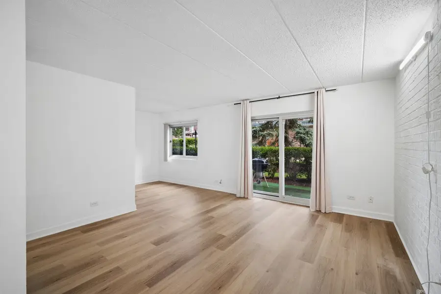 3852 S Parkway Drive #1E, Northbrook, IL 60062 - #3