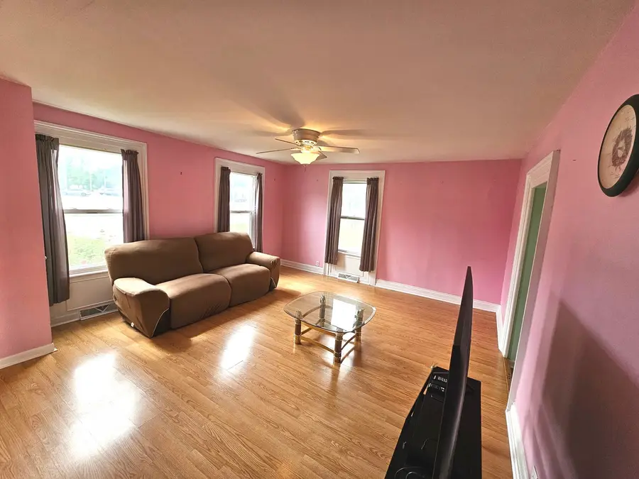 612 Page Avenue, Elgin, IL 60120 - #3