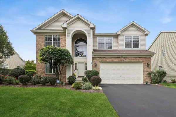 20 Bridlepath Drive, Lindenhurst, IL 60046