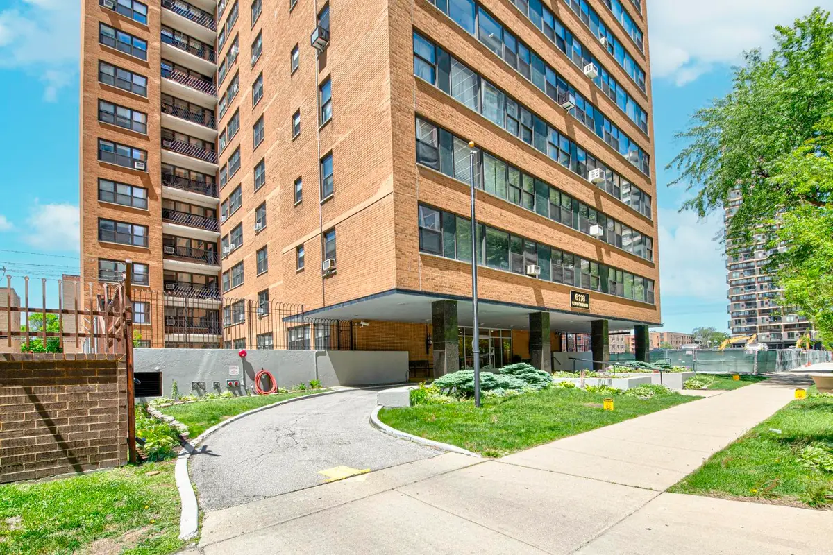 6118 N Sheridan Road #106, Chicago, IL 60660 - #1