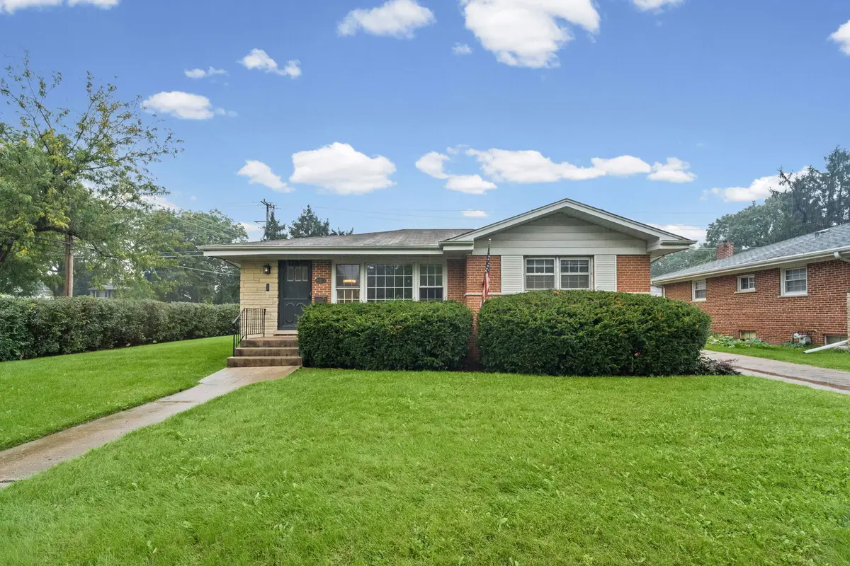 602 N Drury Lane, Arlington Heights, IL 60004 - #1