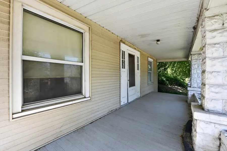 206 8th Street, Silvis, IL 61282 - #3