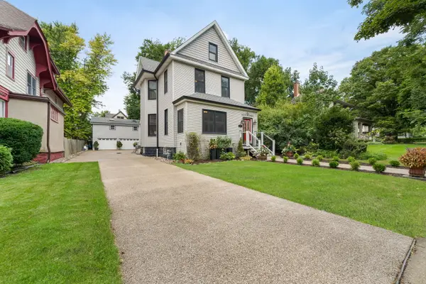 210 8th Avenue, La Grange, IL 60525