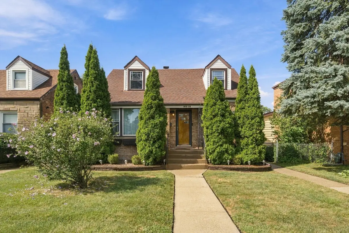 8818 S Sacramento Avenue, Evergreen Park, IL 60805 - #1