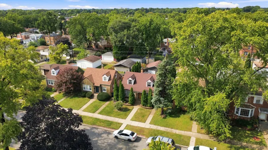 8818 S Sacramento Avenue, Evergreen Park, IL 60805 - #3