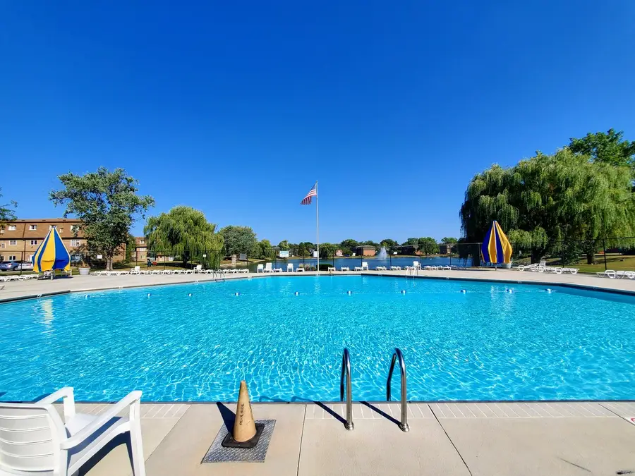 9374 Bay Colony Drive #2S, Des Plaines, IL 60016 - #2