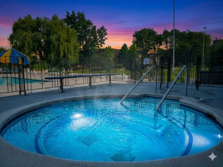 9374 Bay Colony Drive #2S, Des Plaines, IL 60016 - #3