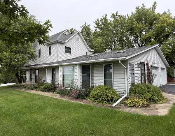2472 W Red Oak Road, Freeport, IL 61032