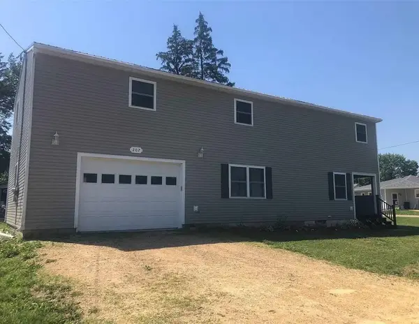207 W Avon Street, Forreston, IL 61030
