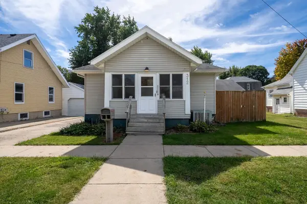 312 E South Street, Clinton, IL 61727
