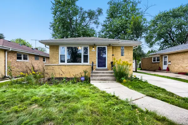 8208 Ridgeway Avenue, Skokie, IL 60076