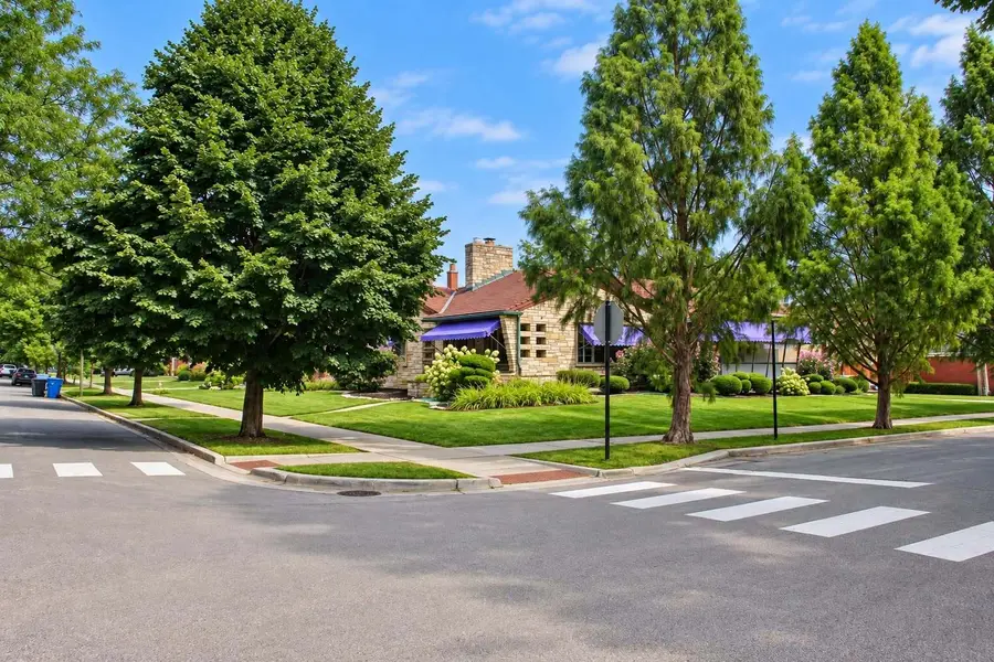 9357 S Bell Avenue, Chicago, IL 60643 - #3