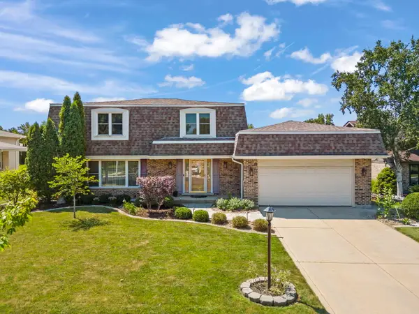 609 Honey Locust Lane, Darien, IL 60561