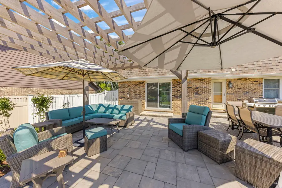 609 Honey Locust Lane, Darien, IL 60561 - #2