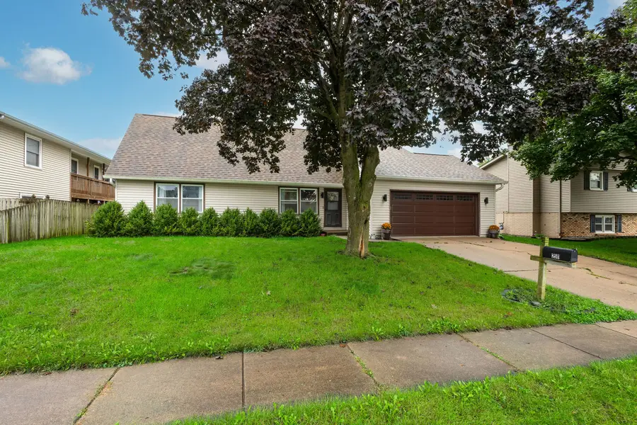 2511 W 60th Street, Davenport, IA 52806 - #2