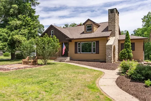 1220 54 Street Court, Moline, IL 51265