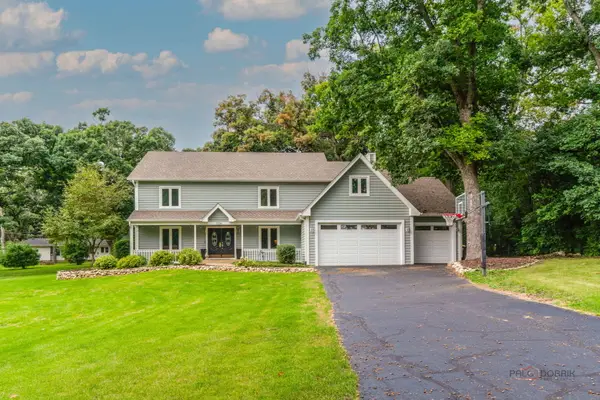 7225 Red Oak Drive, Crystal Lake, IL 60012