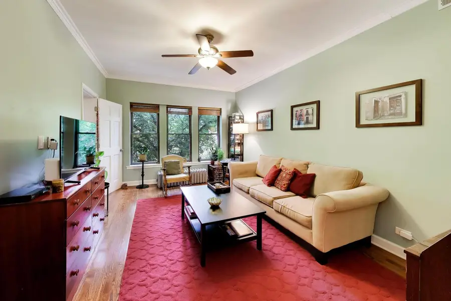 1520 W Belle Plaine Avenue #3, Chicago, IL 60613 - #2