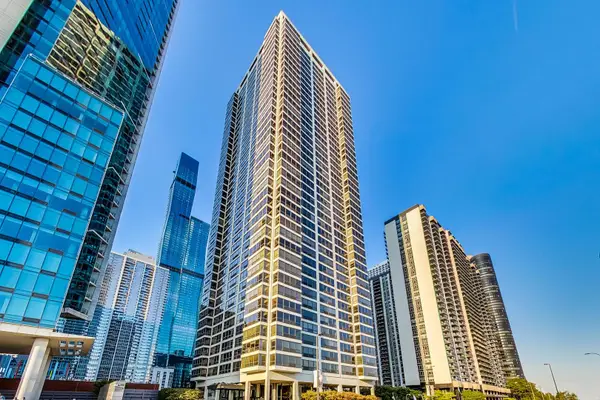 360 E Randolph Street #1401, Chicago, IL 60601