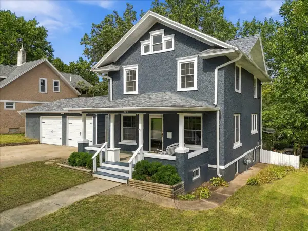 1302 Caroline Avenue, Clinton, IA 52732