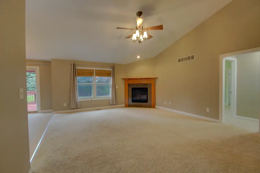 2215 W 59th Street, Davenport, IA 52806 - #2