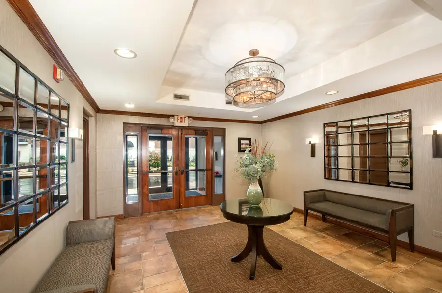 420 W Burlington Avenue #207, La Grange, IL 60525 - #2