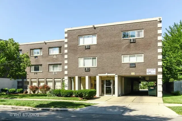 914 N Austin Boulevard #B4, Oak Park, IL 60302 - #1