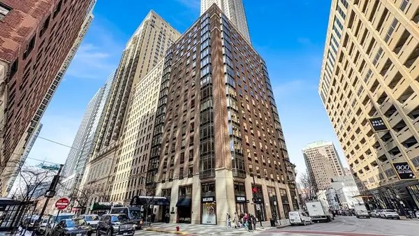 40 E Delaware Place #1702, Chicago, IL 60611