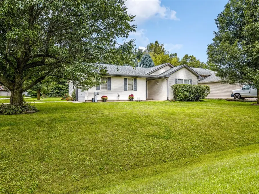 101 Gables Drive Sw, Poplar Grove, IL 61065 - #2