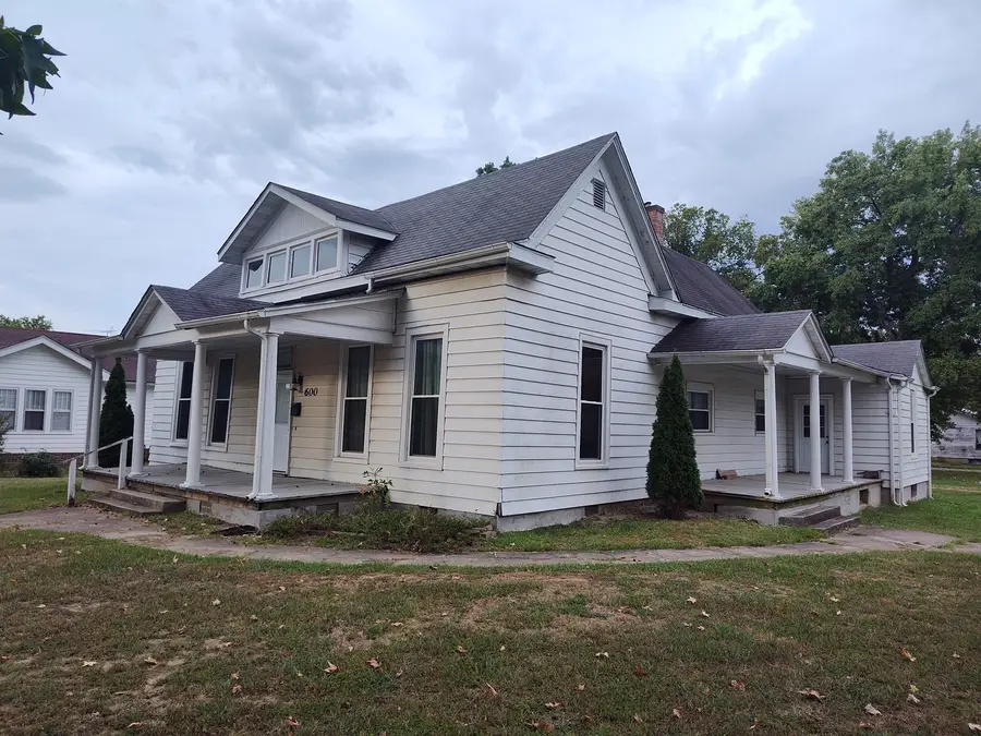 600 S Washington Street, McLeansboro, IL 62859 - #3